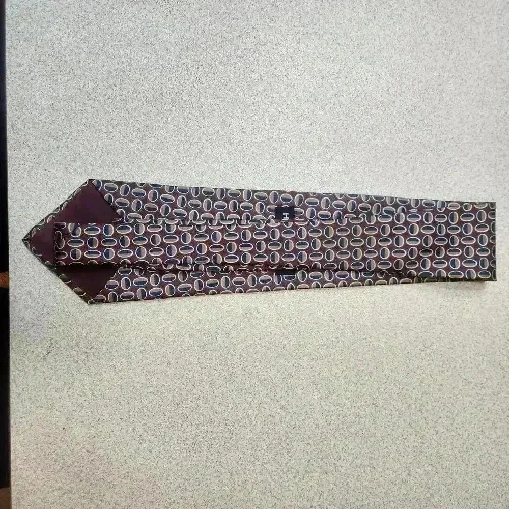 HALSTON Stylish Patterned 100% Silk Neck Tie Made in the USA preppy